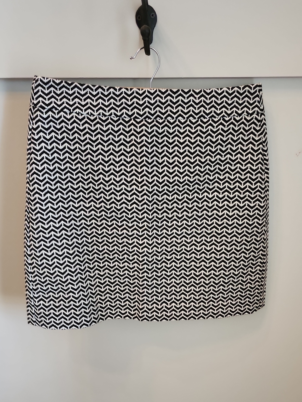 LOFT Black & White Chevron Mini Skirt